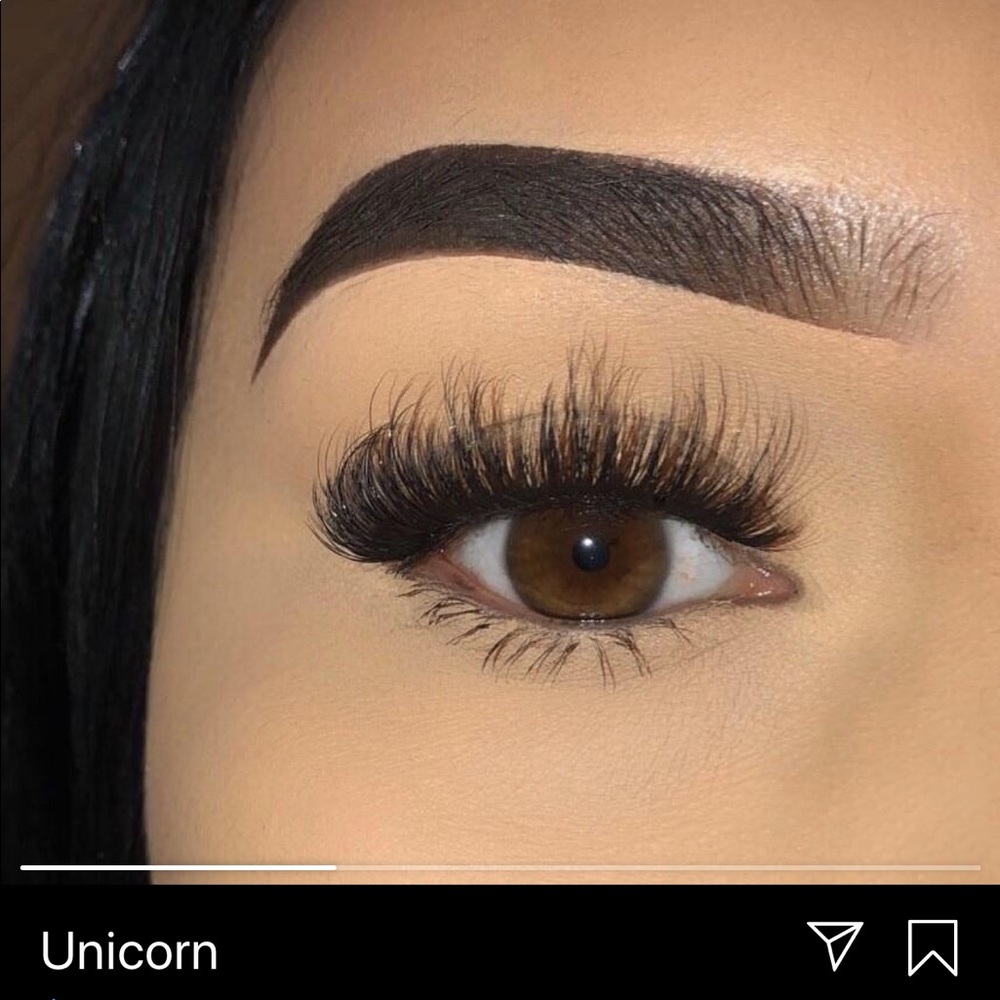 Eyelashes - Picture 2 of 3